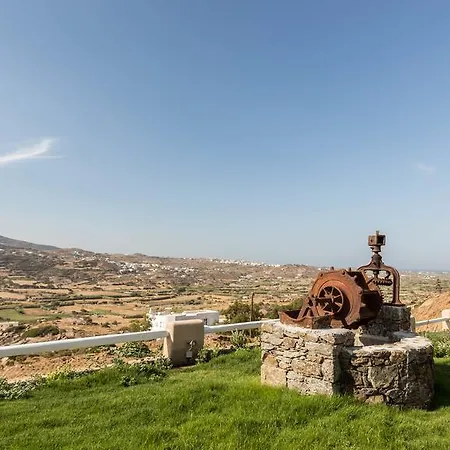 מלון דירות Halcyon And Naxos