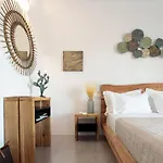 Hotel apartamentowy Halcyon And Naxos
