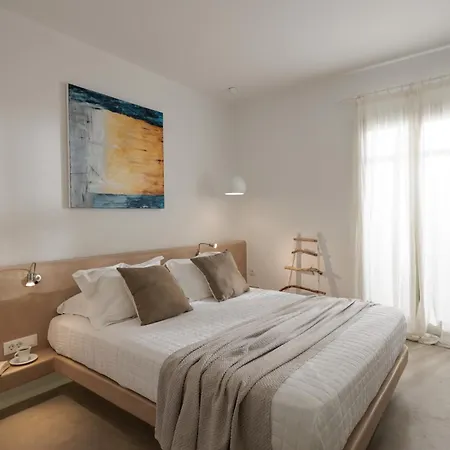 Halcyon And Naxos 4*