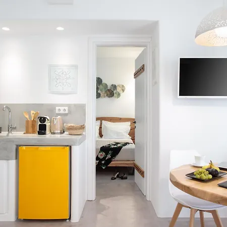 Halcyon And Naxos Apart Otel 4*