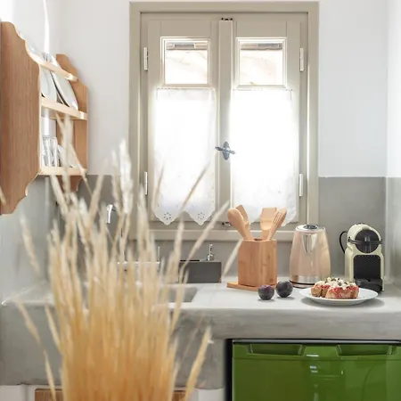 Halcyon And Naxos 4*