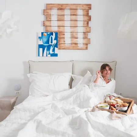 Halcyon And Naxos 4*