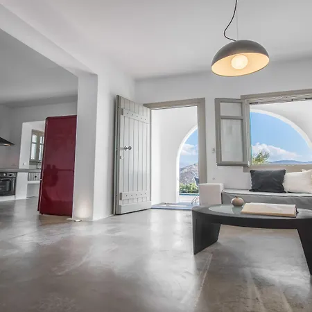 Halcyon And Naxos Aparthotel 4*