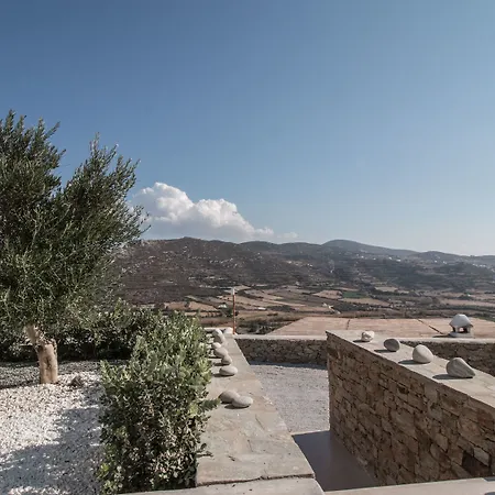 Halcyon And Naxos 4*