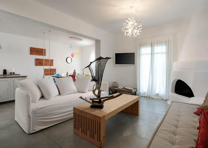 Halcyon Suites And Villas Naxos Aparthotel 4*