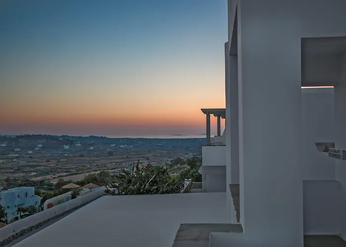 Aparthotel Halcyon Suites And Villas Naxos 4*
