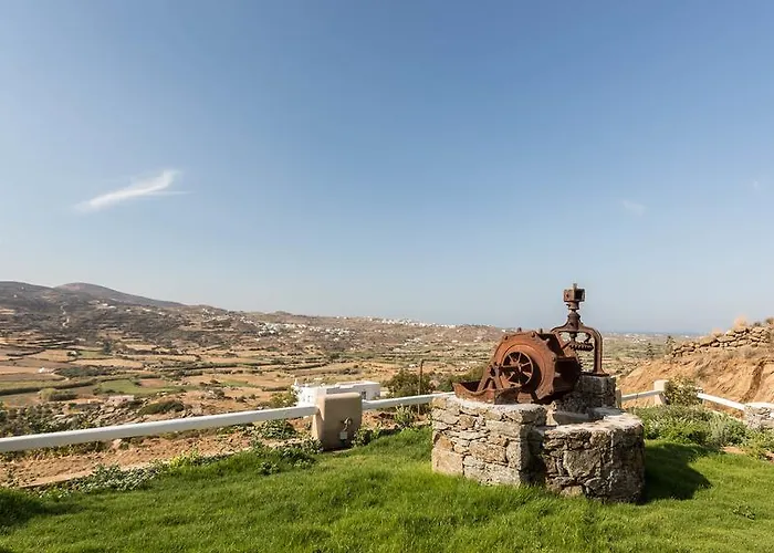 Aparthotel Halcyon Suites And Villas Naxos